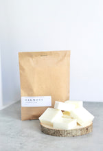 Load image into Gallery viewer, Oakmoss Soy Wax Melts, Hand Poured, Eco Friendly, 2.5 oz